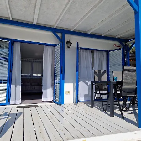 مكان تخييم Mobilna Kucica Blue Bay *