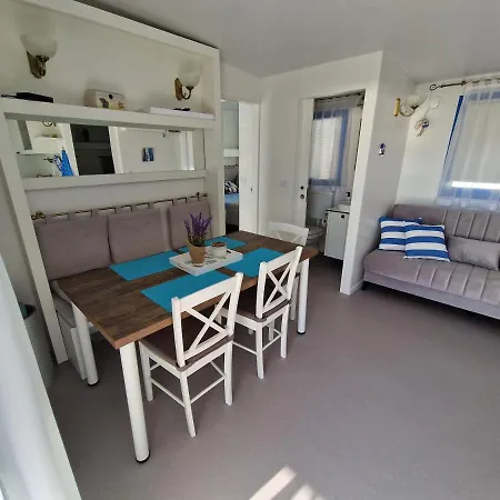 Mobilna Kucica Blue Bay مكان تخييم